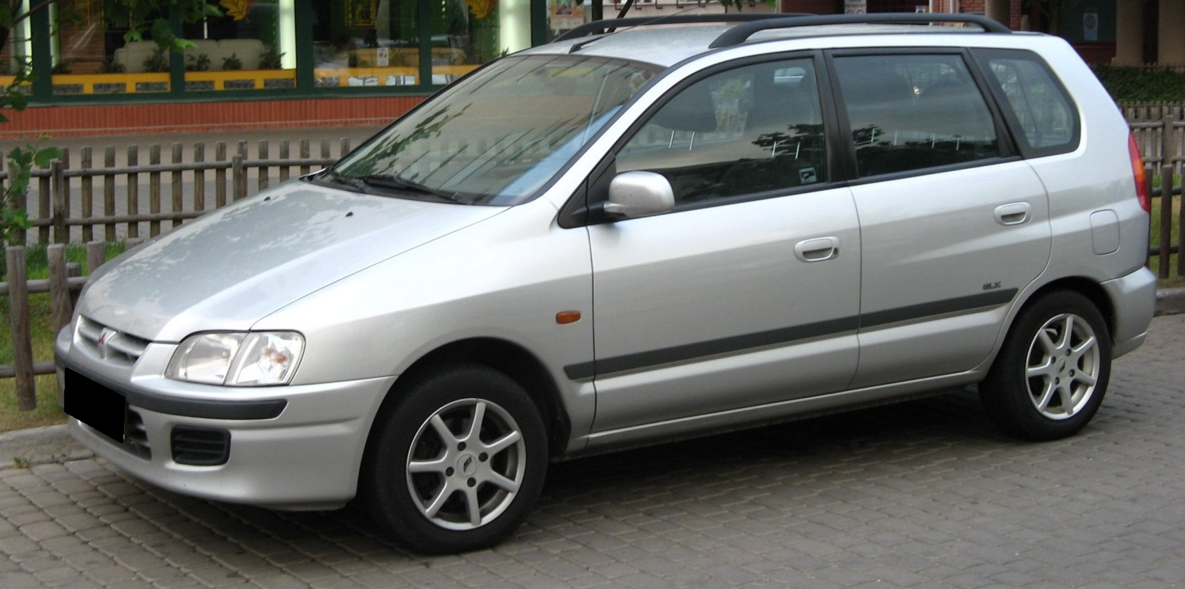 Mitsubishi-Space-Star-DG0.jpg